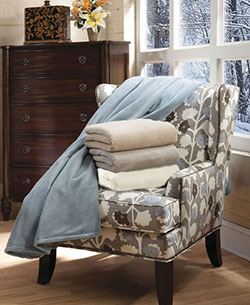 Serta Plush Heated Throw